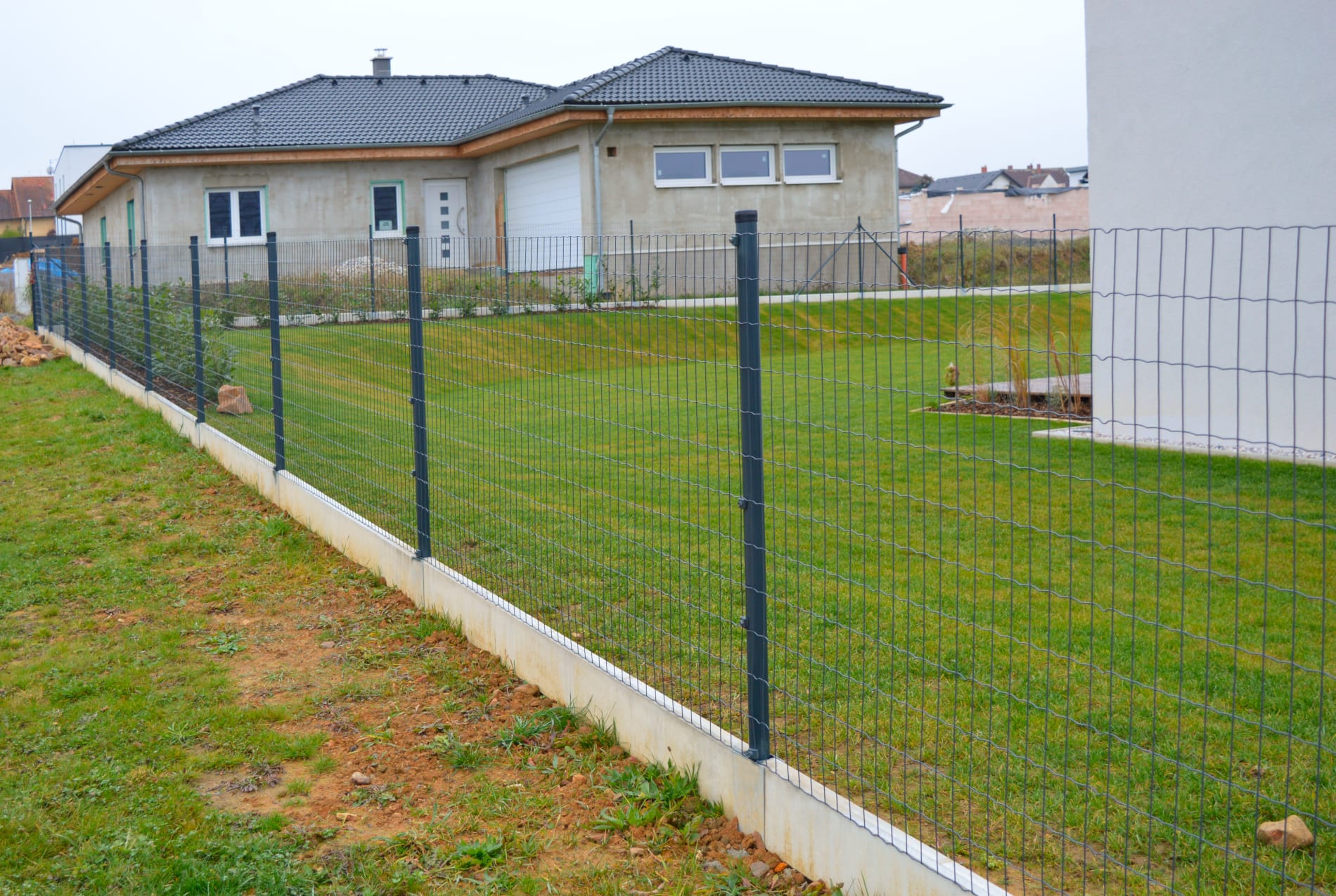 antracitové pletivo svařované